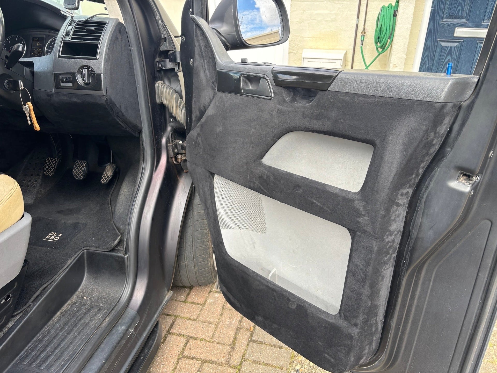 Door Cards and Lower Dash on VW T5